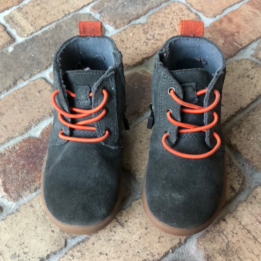 Ugg suede boot